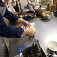 若者のための料理教室(ボローニャ風ミートソースと手打ちパスタ)